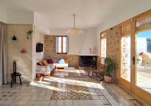 Requena Casa | Villa Serrano La casa rural de los mil suelos