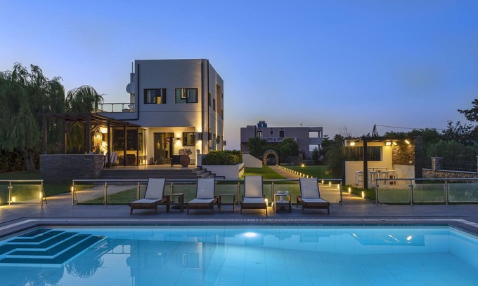Tria Monastiria Villa | Villa Sfedami 350m² with 55m² private pool