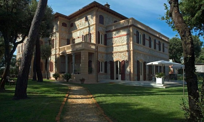 Marina di Pietrasanta Cama Y Desayuno | Villa Signori
