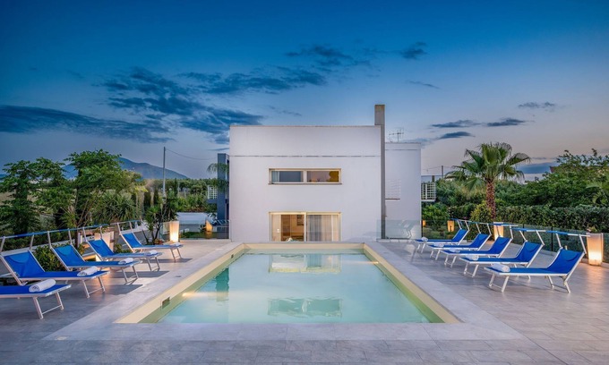 Alcamo Villa | Villa 'Sikelia' con piscina privada, Wi-Fi y aire acondicionado