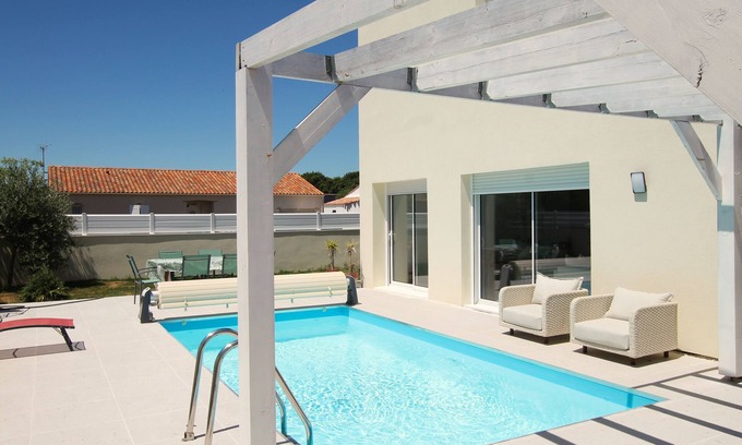 Talmont-Saint-Hilaire Villa | Villa Silène, bonita casa de vacaciones totalmente equipada con piscina climatizada