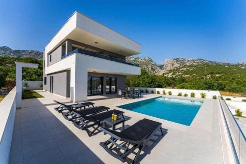 Seline Villa | Villa Silente with pool in a quit area