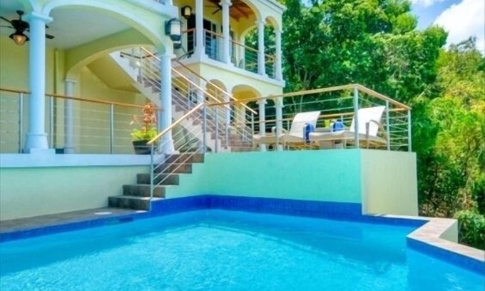 Belmont Villa | Noche libre en Villa Sirenetta. Libro 7 paga 6! Preguntar para recibir descuento