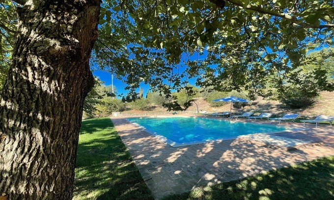 Loreto Villa | villa sleeps 10 - beautiful gardens - lavish pool - kiddies playground - wifi