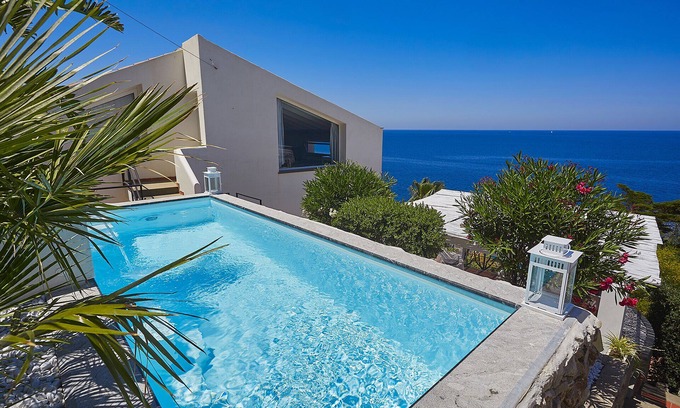 Bagheria Villa | Villa Smeraldo en el mar, con piscina y jardín.