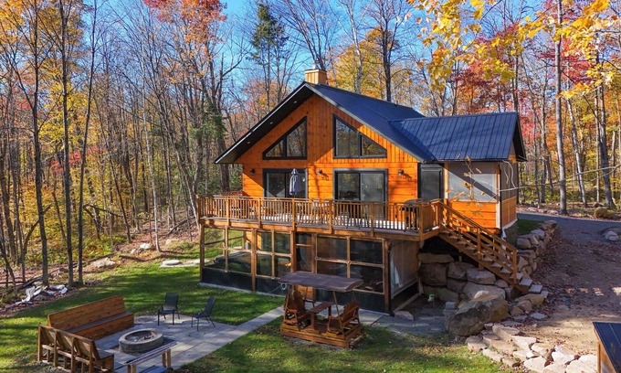 Argenteuil Regional County Municipality Chalet De Esquí | Villa Sofia - spa - 4 min from Carling Lake Golf - 1.5 hours from Ottawa