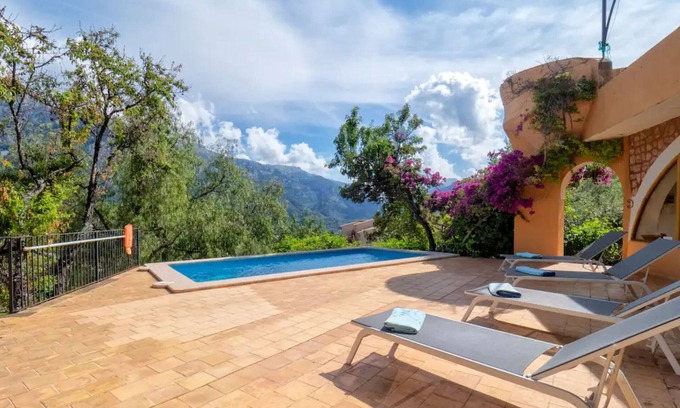 Fornalutx Villa | Villa 'Sol y Montes' con vistas a la montaña, piscina privada y Wi-Fi