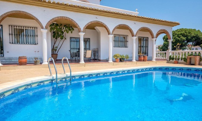 Calahonda Villa | Villa Soleada Calahonda by Rafleys