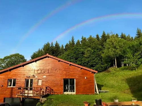 Saint-Sauveur-en-Rue Chalet De Esquí | Villa spacieuse avec piscine à Saint-Sauveur-en-Rue