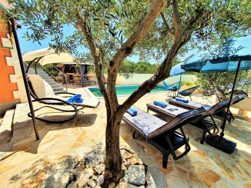 Rogoznica Villa | Villa Spark with heated pool in Rogoznica Zecevo