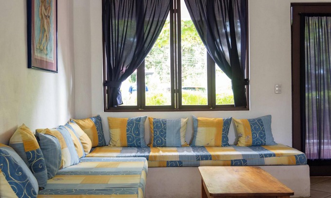 El Cerro Villa | Villa Spring #5 w/Pool Close to Everything in Manuel Antonio