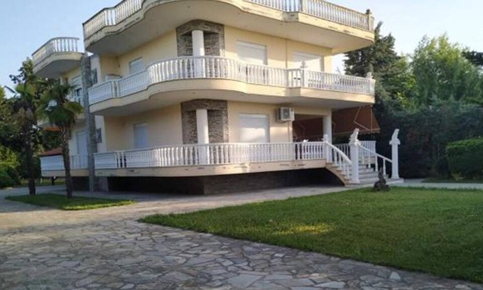 Katerini Villa | Villa St. George es una de las villas más familiares.