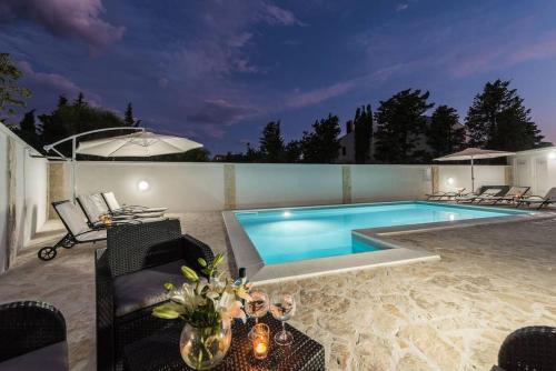 Zrce Apartamento | Villa Star 3. centrally located ap. with a pool