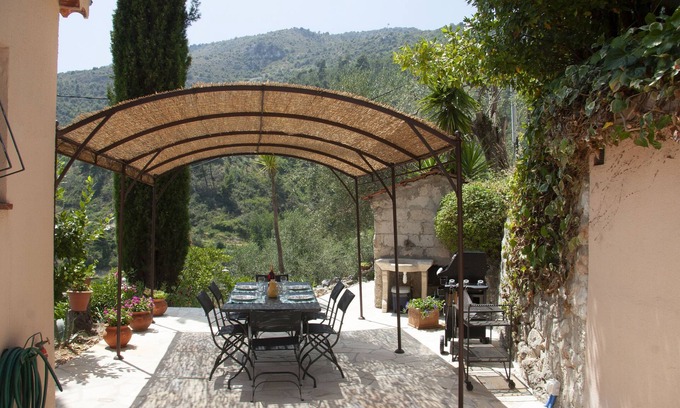 Bendejun Villa | Villa 'Stunning View' con vistas a la montaña, piscina privada y Wi-Fi