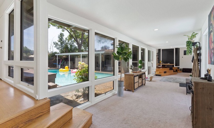 Southwestern Sacramento Casa | Villa Style home in the Sacramento Area with pool