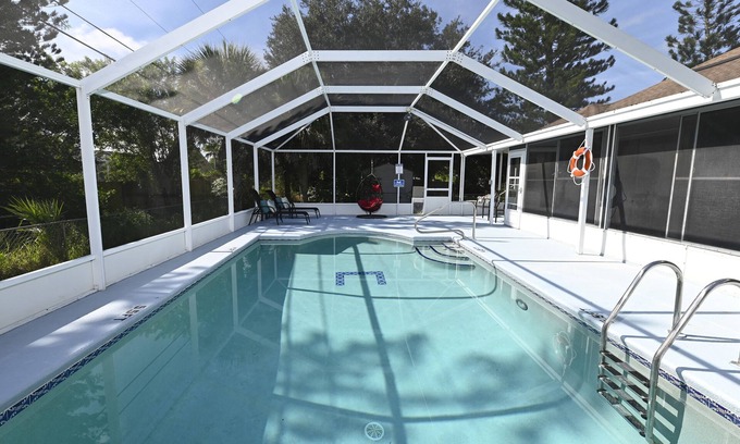 Vero Beach Casa | Villa Style Living w/ Sunroom, Heated Pool & WiFi