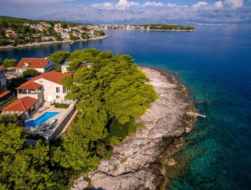 Selca Villa | Villa Sumartin Selca, Stunning, Luxurious Frontline 7 Bedrooms Villa Amazing Sea-Views