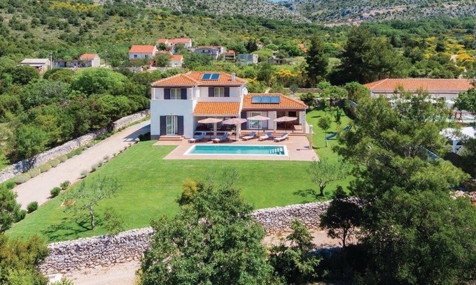 Sibenik Villa | Villa Sunrise Dubrava nearby Sibenik – Crovillas GmbH