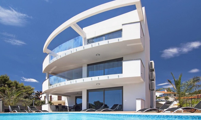 Premantura Villa | Villa SUNRISE PREMANTURA para 18 personas o (12 + 2 personas, precio a consultar)