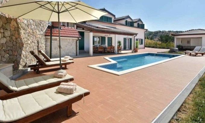 Muc Villa | Villa Svilaja****