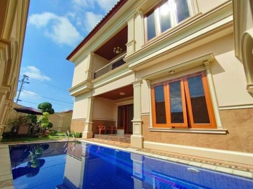 Tegalrejo Casa | Villa Syariah Muvida dengan Kolam Renang di Tengah Kota