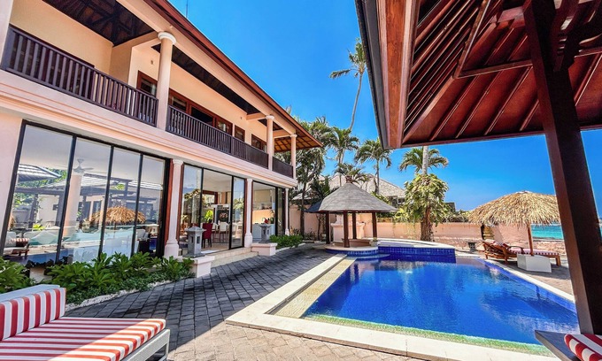 Candi Dasa Villa | Villa Talia Vashti - 3 Bedroom, Oceanfront villa with Jacuzzi