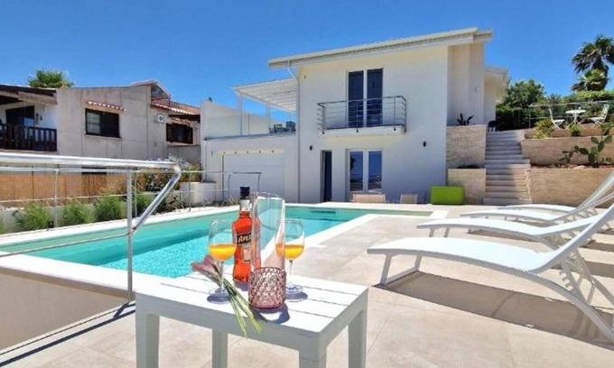 Castellammare del Golfo Villa | "Villa Taliala" con vistas al mar, terraza privada y piscina privada