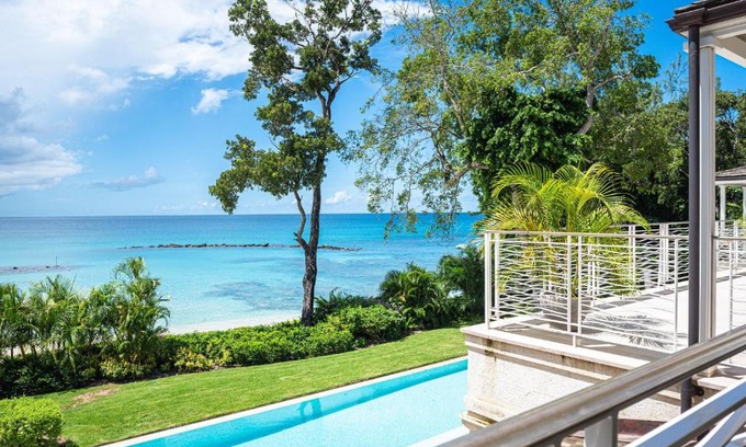 Sunset Crest Casa | Villa Tamarindo is a luxury 4 bedroom property in Holetown, St James