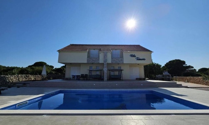 Drvenik Mali Villa | Villa Tamaris - Two Bedroom Holiday Home with Terrace and Swimming pool