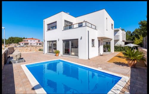 Srima Villa | Villa Tara