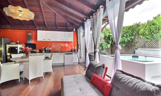 Vieux-Habitants Villa | Terdeho-Villa-Habitación con desagüe-Vista al Jardín