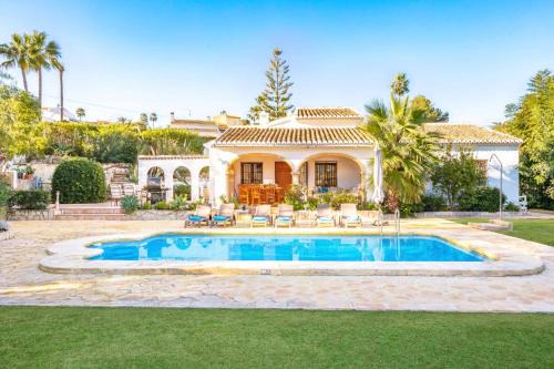 Urbanización La Mandarina Villa | Villa Tesoro by Villa Plus