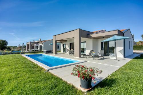 Sveti Lovrec Villa | Villa Tetiana - Pool and Whirlpool