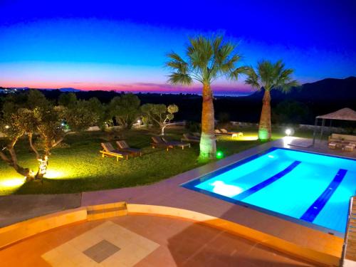 Akrotiri Villa | Villa Thamyris