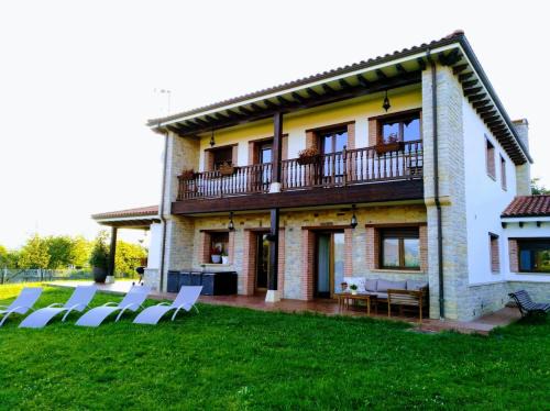 Las Campas y San Claudio Casa | Villa Tiviti