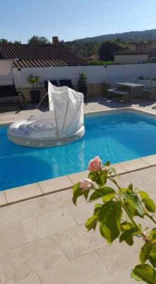 Manosque Casa | Villa tout confort en Provence avec Piscine, ainsi qu'un parking privé