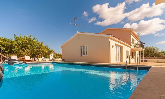 Plamanyola Chalet De Esquí | Chalet vista a la Tramuntana 9 huespedes y piscina