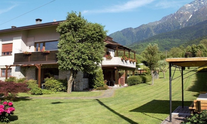 Colico Casa | villatrecariole para 2 con piscina y vista a la montaña y al lago