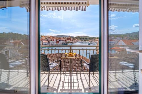 Milna (Brac) Apartamento | Villa Trebotić