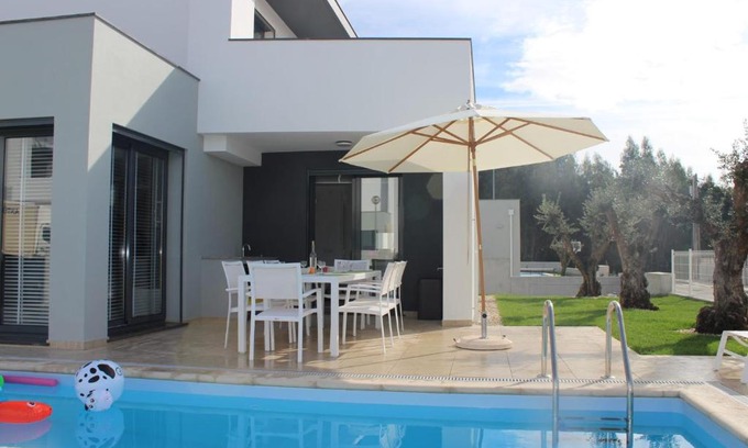 Foz do Arelho Casa | Villa tres oliveiras