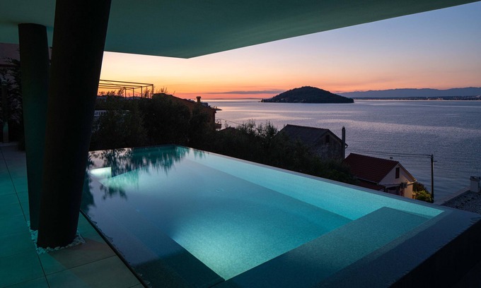 Kali Villa | Villa Trinity - Hillside villa with Sea View and Infinity Pool