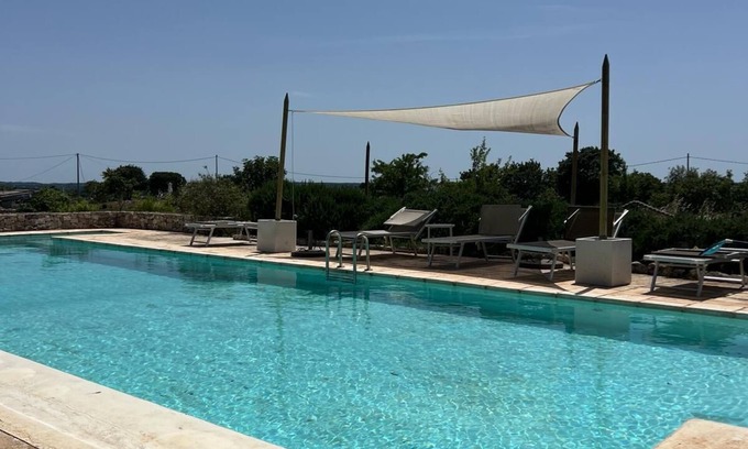 Cisternino Villa | Villa Trulli Colle Specchia con piscina, jardín y terraza descubierta