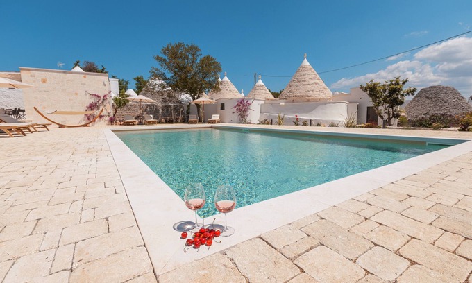 Cisternino Villa | Villa 'Trulli Zaccano Con Piscina Privata' con piscina privada, Wi-Fi y aire acondicionado