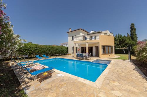 Argaka Villa | Villa Tsikkos Tria