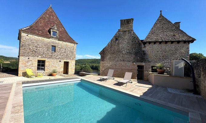 Carsac-Aillac Villa | Villa Turnac, Pour 12 Personnes, Piscine Chauffée. Vue Unique sur la Dordogne!