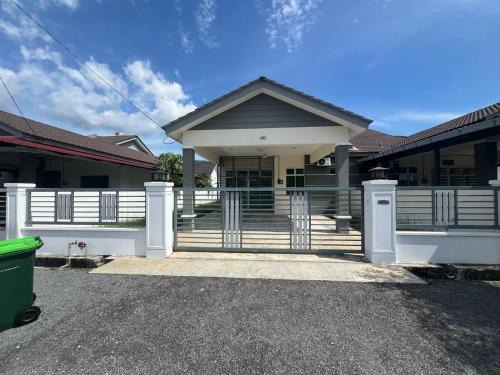 Kampung Tohor Casa | Villa Umar Home Stay