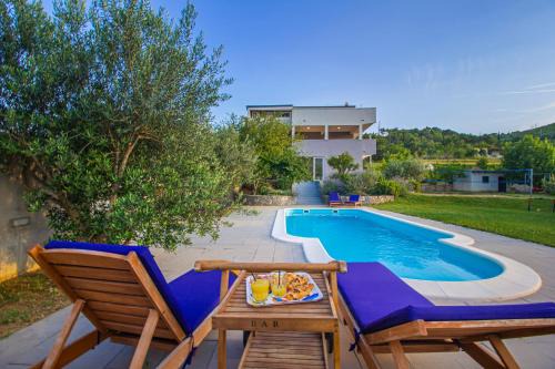 Tugare Casa | Villa Ume - heated pool, sauna, volleyball court