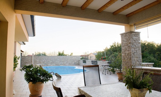 Mali Ograenik Villa | Villa Vacanza - Five Bedroom Villa with Swimming Pool
