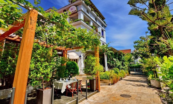 Maini Casa | Villa Velzon Guesthouse