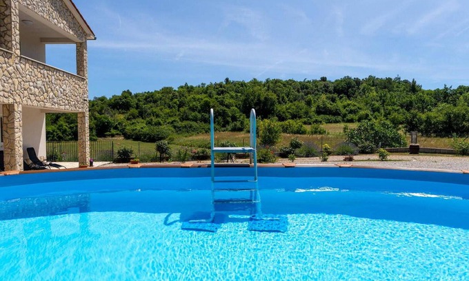 Gondolici Casa | Villa Veronica is a holiday home for 8 people, surrounded by forests and fields.